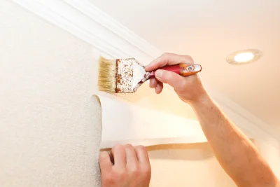 Pose de papier peint à Tourtrol — revêtements muraux et toiles de verre